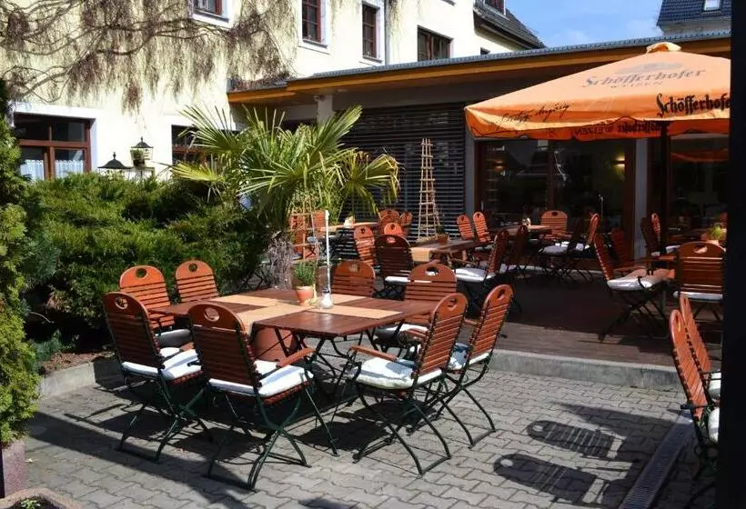 Elegant Hotel Zur Burg