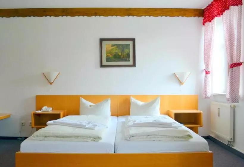 Elegant Hotel Zur Burg