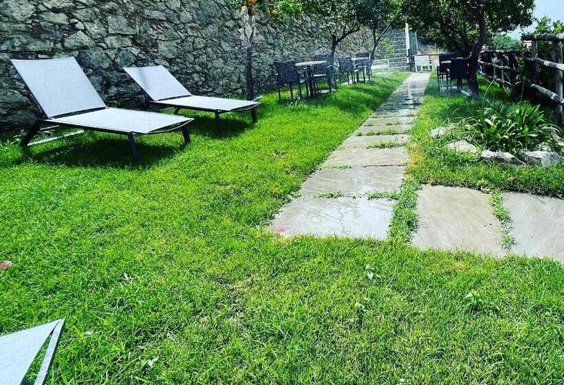 مسافرخانه Relais Manfredi