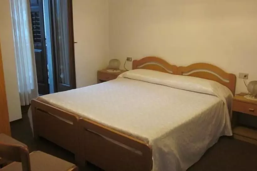 Hotelli Albergo Moleta