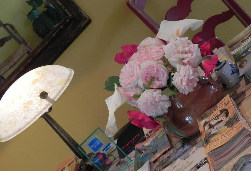 Hotel Hôtel La Bastide D Iris