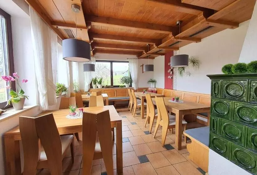 Hotelli Landhaus Oberaurach