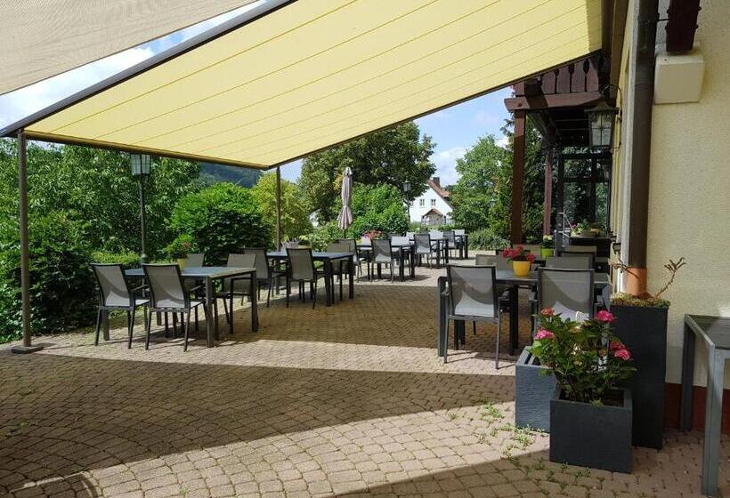 Отель Landhaus Oberaurach