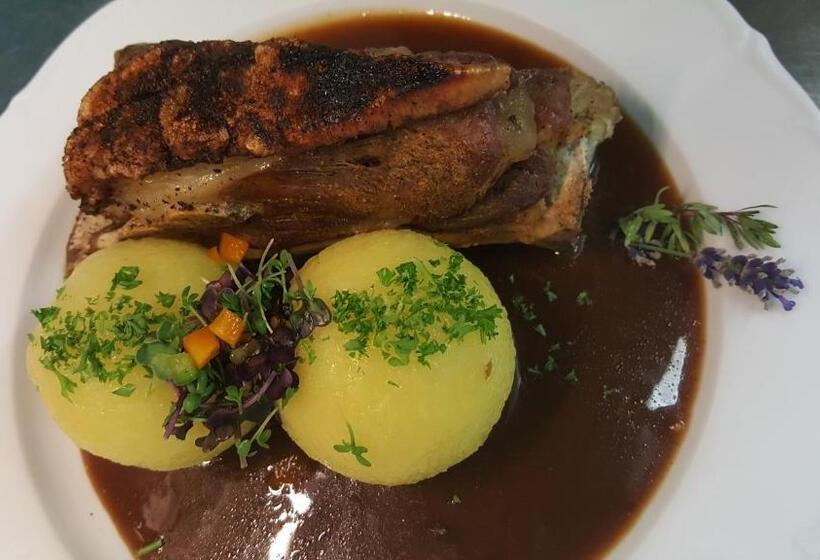 Отель Landhaus Oberaurach