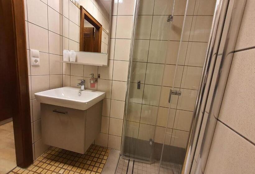 Отель Landhaus Oberaurach