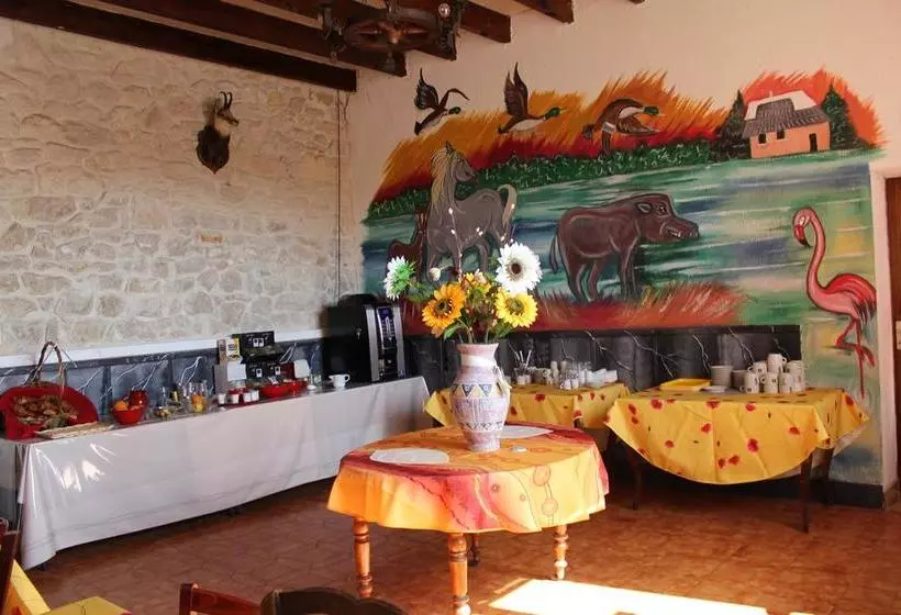 ホテル Restaurant La Camargue