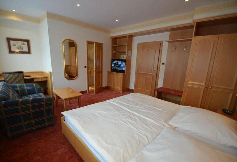 בית מלון כפרי Unter Den Linden