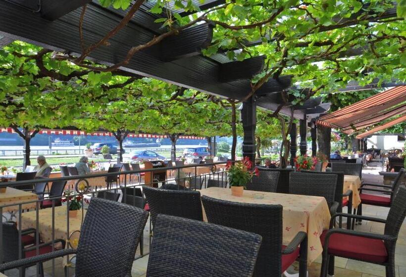 בית מלון כפרי Unter Den Linden