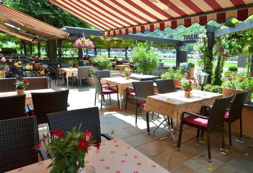 בית מלון כפרי Unter Den Linden