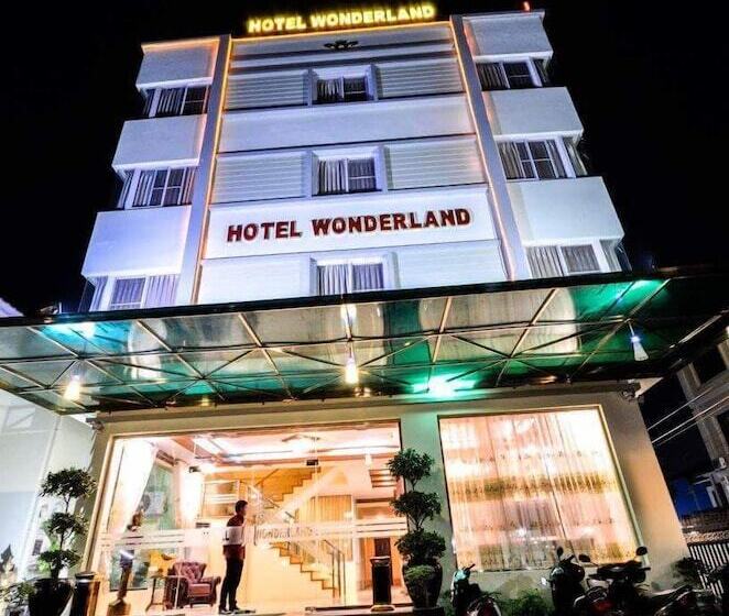 Hotel Wonderland