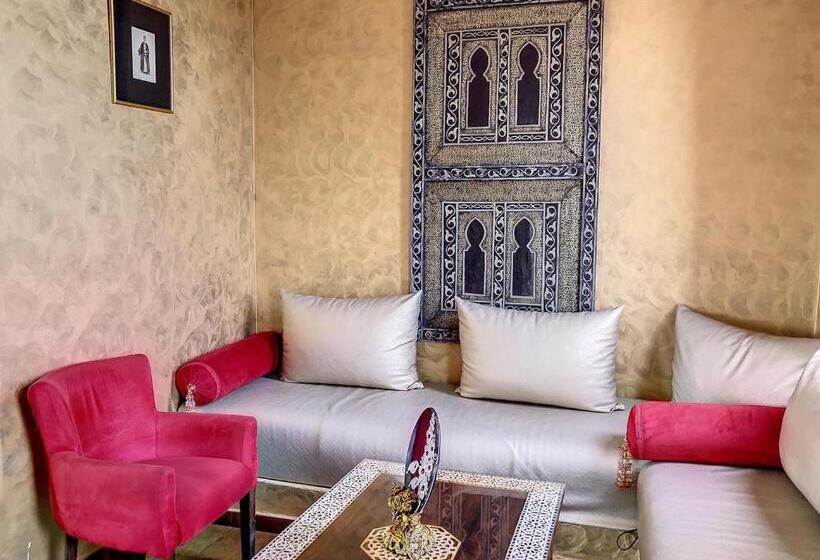 بنسيون Dar De Santis