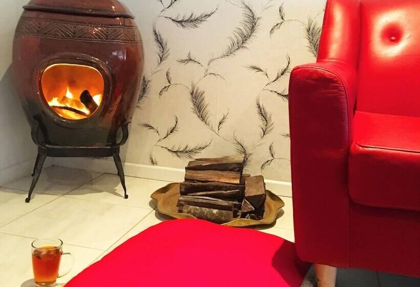 ペンション Senate Boutique Guest House