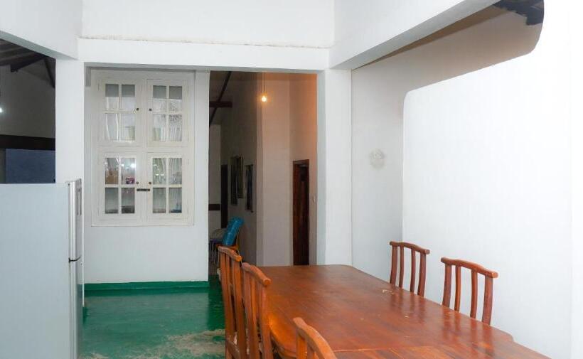 Bed and Breakfast V6 Nest