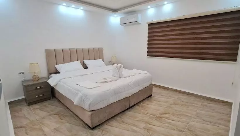 هتل Nabateans Home