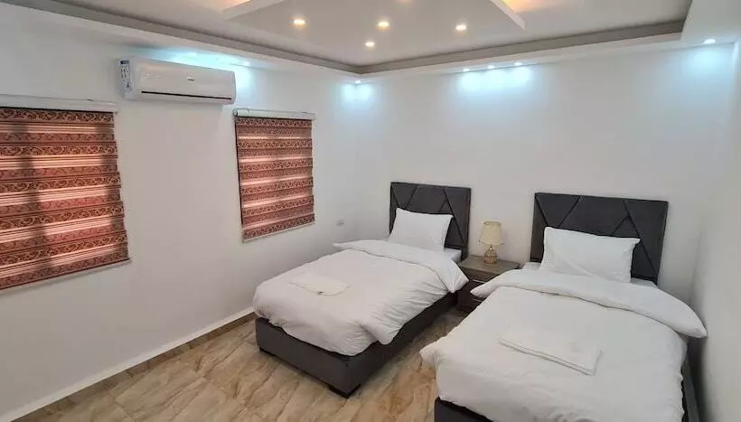 هتل Nabateans Home