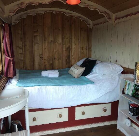 فندق Shirehill Farm, Shires Barns