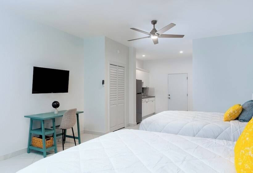 هتل The Suites At Mr Grouper