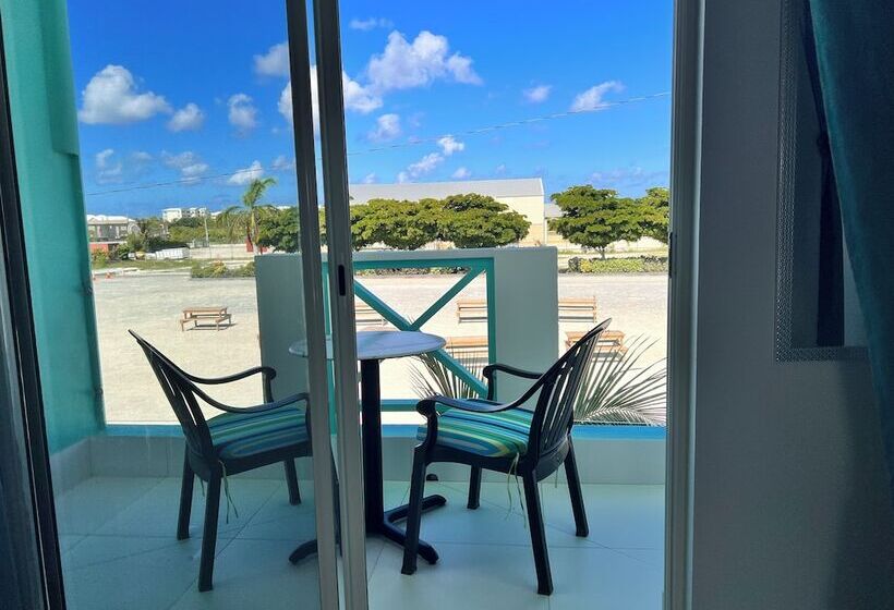 هتل The Suites At Mr Grouper