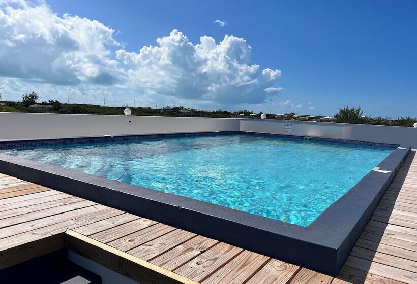 هتل The Suites At Mr Grouper