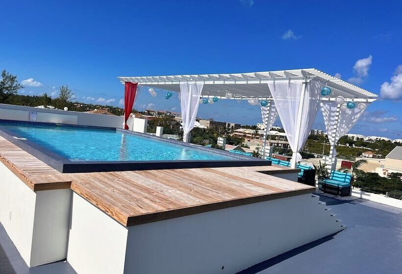 هتل The Suites At Mr Grouper