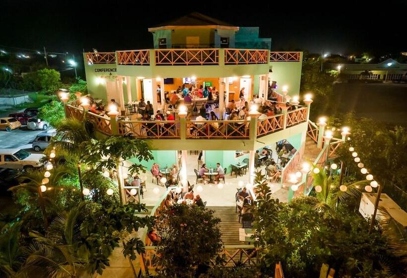 هتل The Suites At Mr Grouper