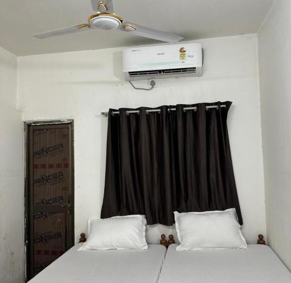 בית מלון כפרי Utsav Palace