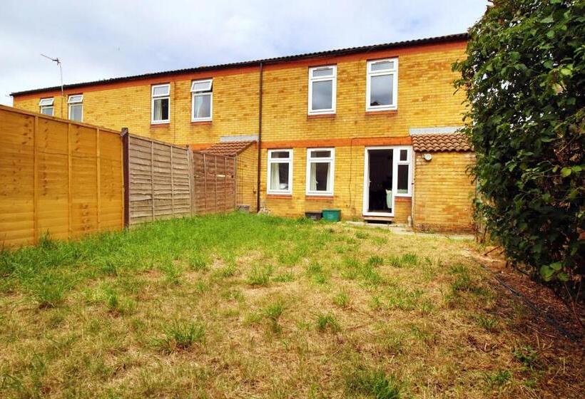 Pension 4 Br With Free On Street Parking