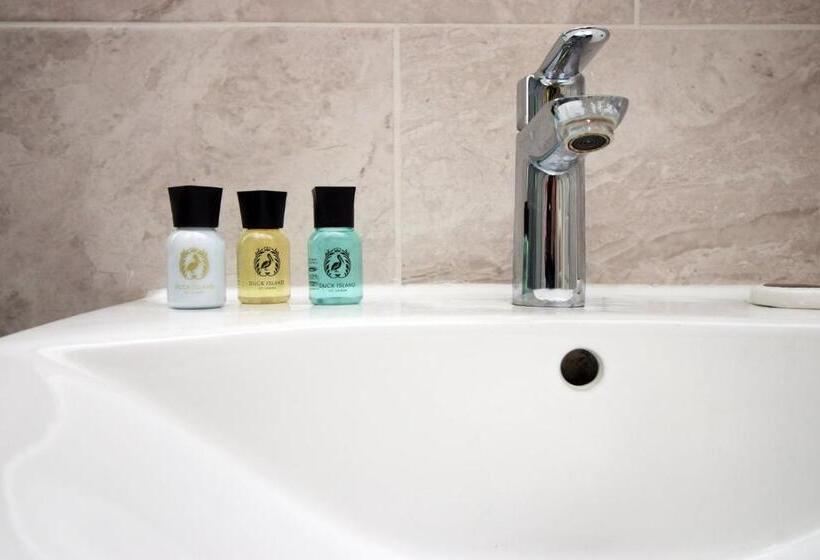 Pension 4 Br With Free On Street Parking