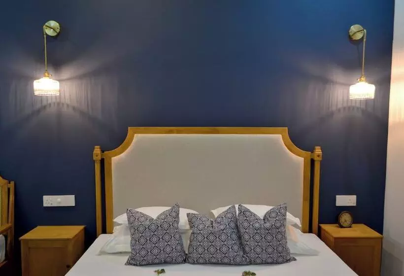 پانسیون Athirige Boutique House