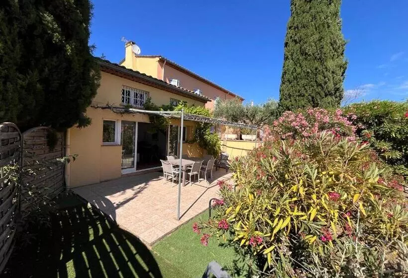 ペンション Gîtes Et Chambres Atypiques Le Temps Des Légendes