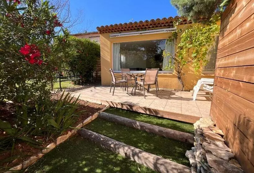 ペンション Gîtes Et Chambres Atypiques Le Temps Des Légendes