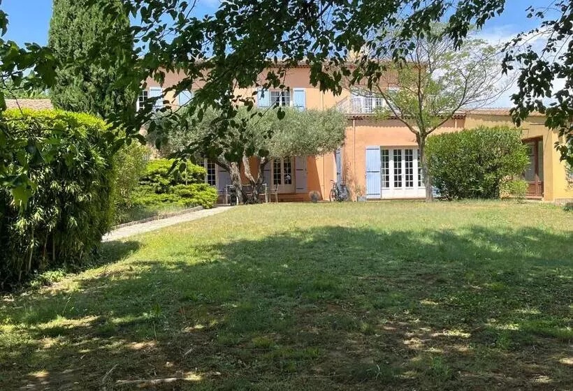 ペンション Gîtes Et Chambres Atypiques Le Temps Des Légendes