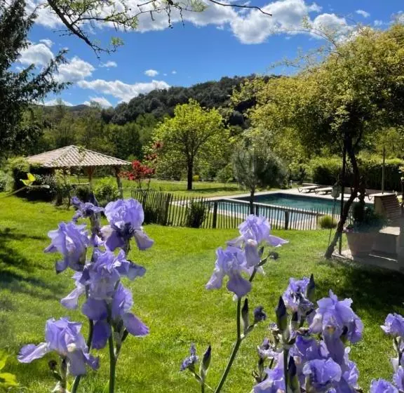 ペンション Le Mas Du Martinet