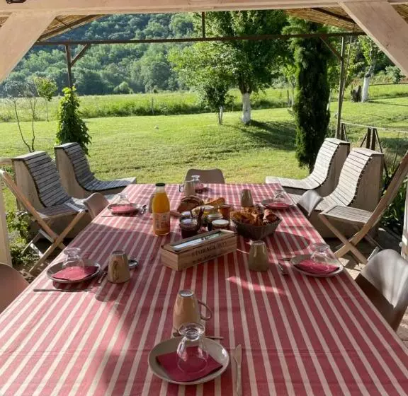 ペンション Le Mas Du Martinet