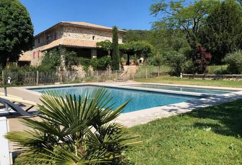 ペンション Le Mas Du Martinet