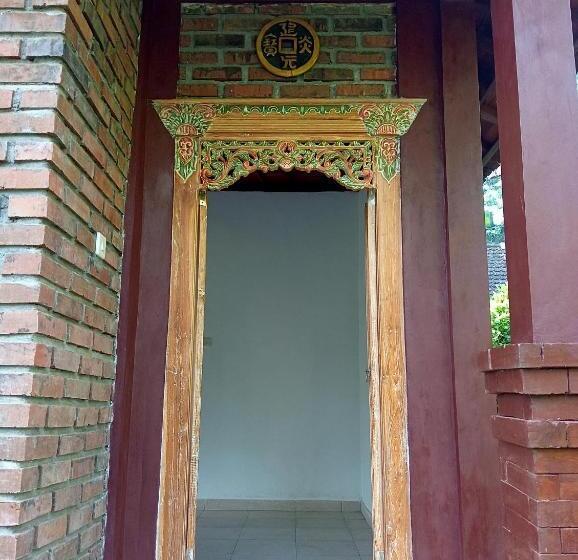 ペンション Purana Guest House