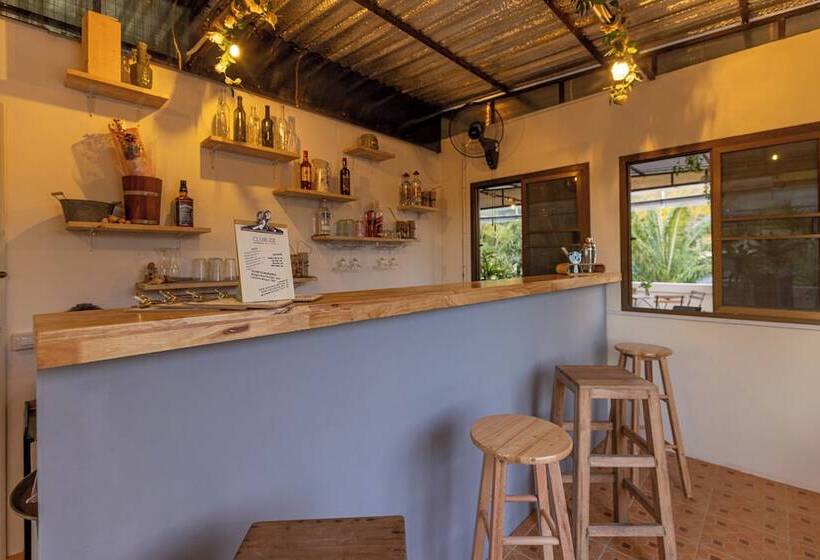 בית מלון כפרי Club 22 Kamala Suites