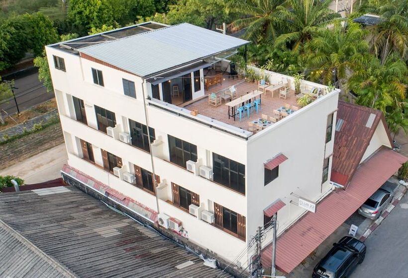 בית מלון כפרי Club 22 Kamala Suites