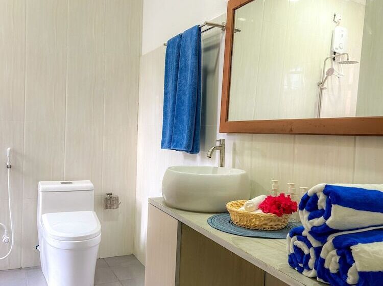 پانسیون Hide Inn Blue