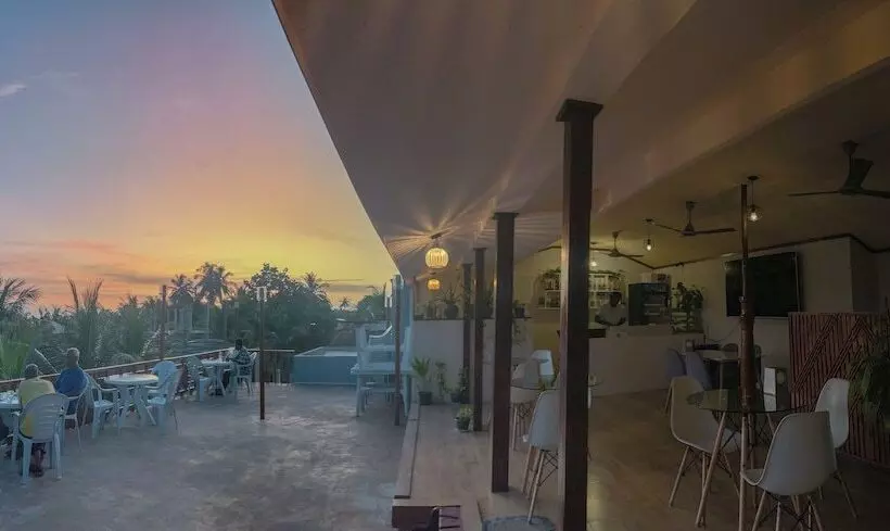 پانسیون Hide Inn Blue