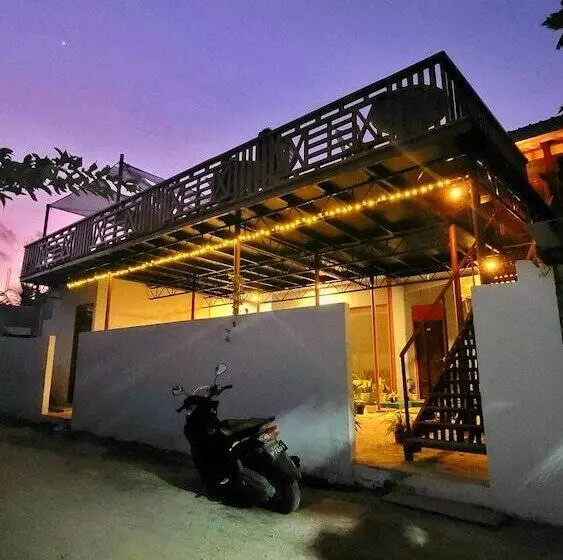 پانسیون Hide Inn Blue