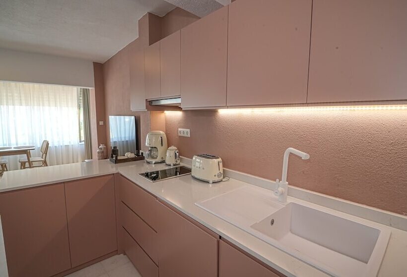 تختخواب و صبحانه Bono Residence