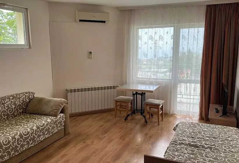 Hayat Hotel Ltd