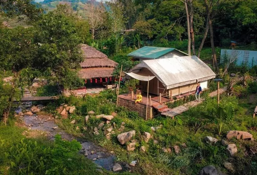 Hotelli Monmanee Resort