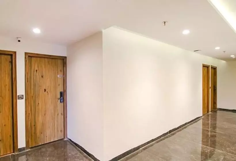 Fabhotel Prime The Eminence