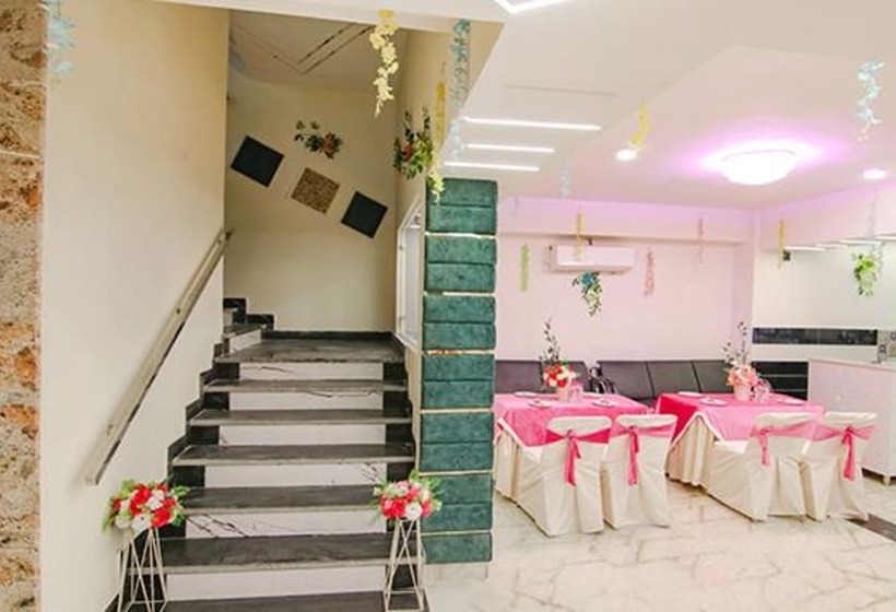 Fabhotel Prime The Eminence