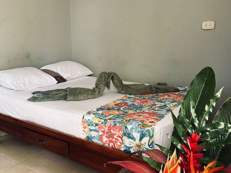 هتل Samana Tropical Village