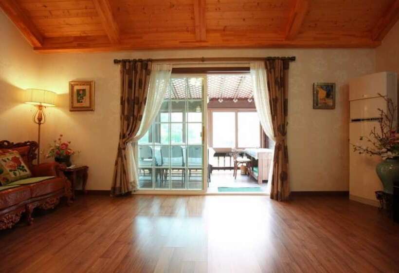 Hotelli Yongin Neutinamu Pension