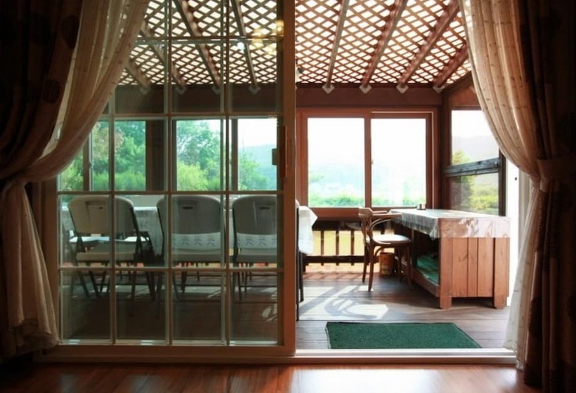 Hotelli Yongin Neutinamu Pension