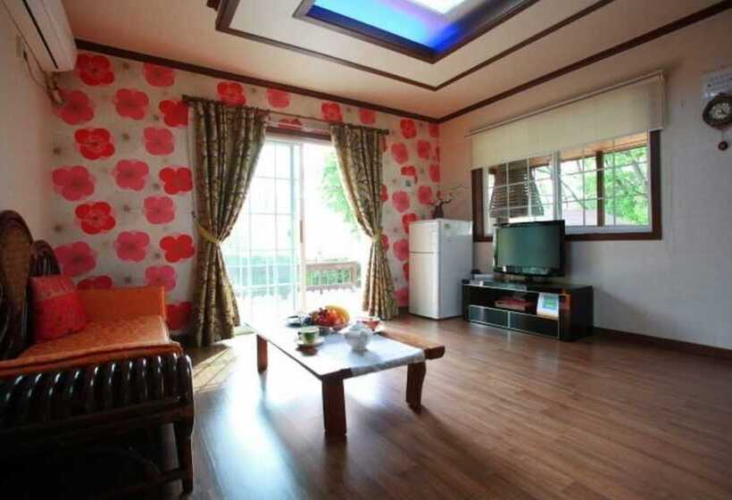 Hotelli Yongin Neutinamu Pension